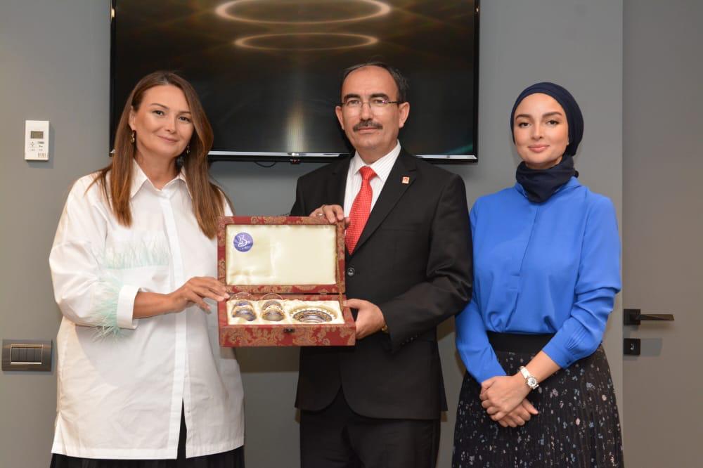 Rektörümüz Beydemir’den Azerbaycan Milletvekili Paşayeva’ya Ziyaret